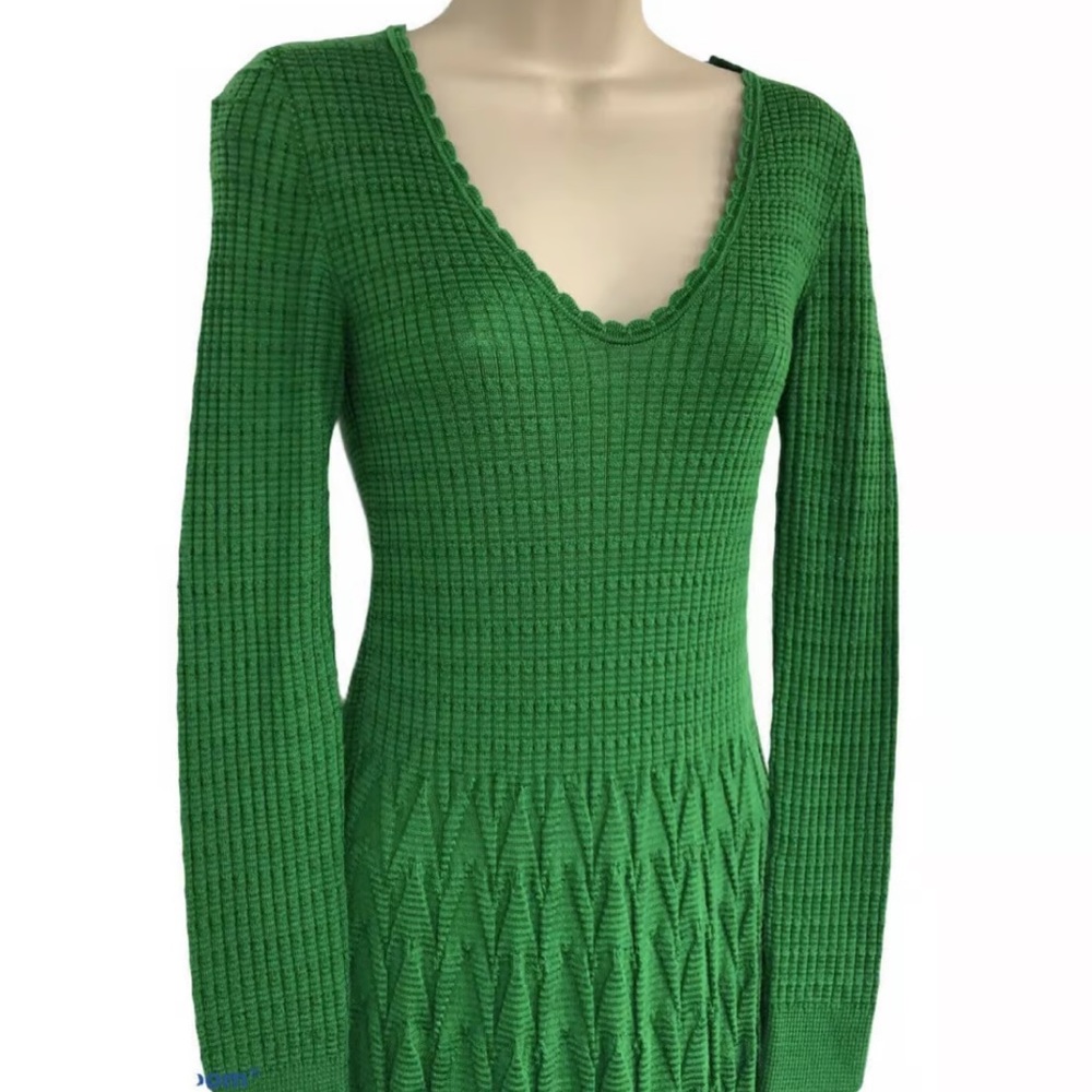 Green Missoni knit dress size 40 or 4 US. Scoop neck. Stunning color!